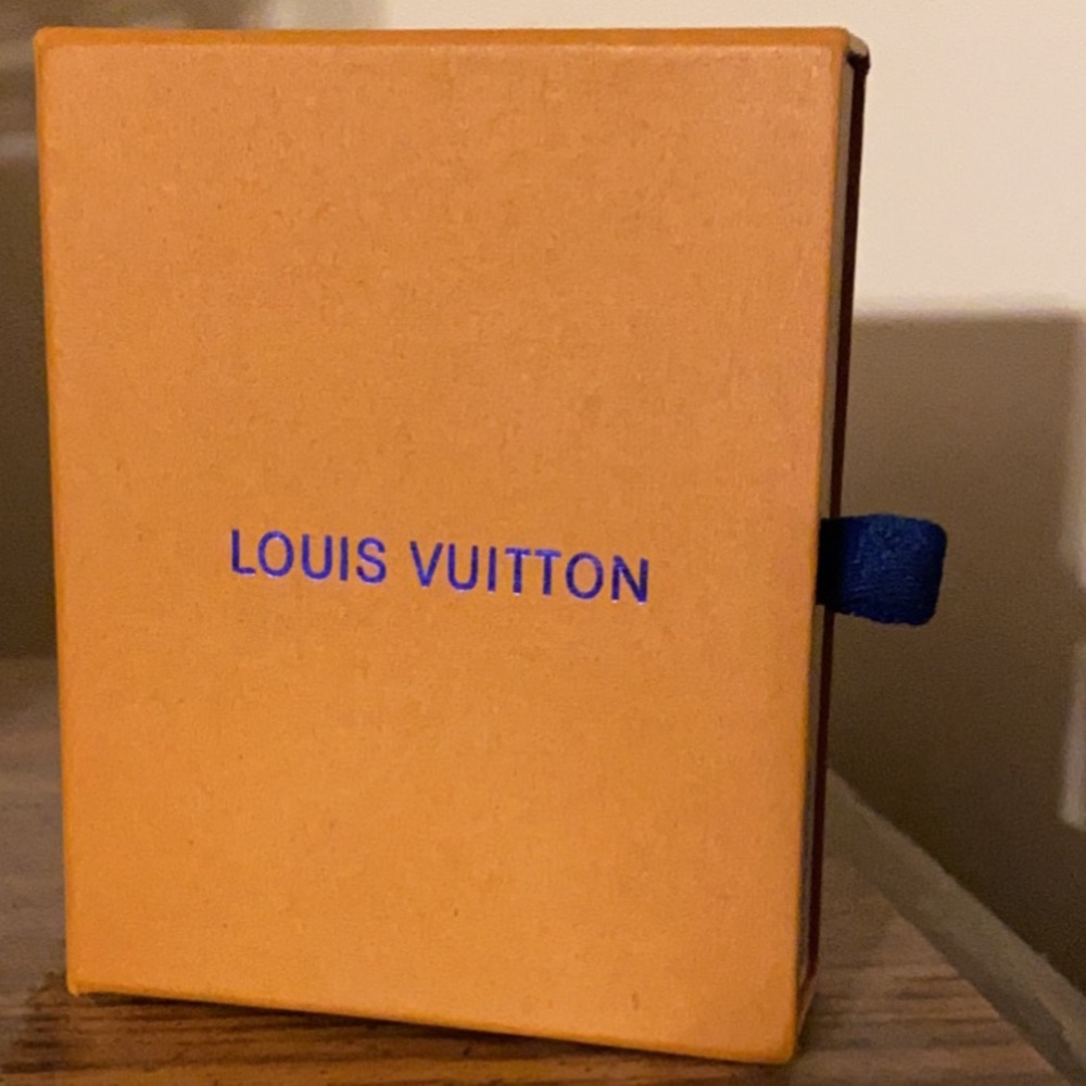 Louis Vuitton box